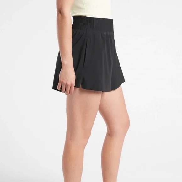 ATHLETA - Cosmic Flutter Black Shorts - L - Picture 3 of 9